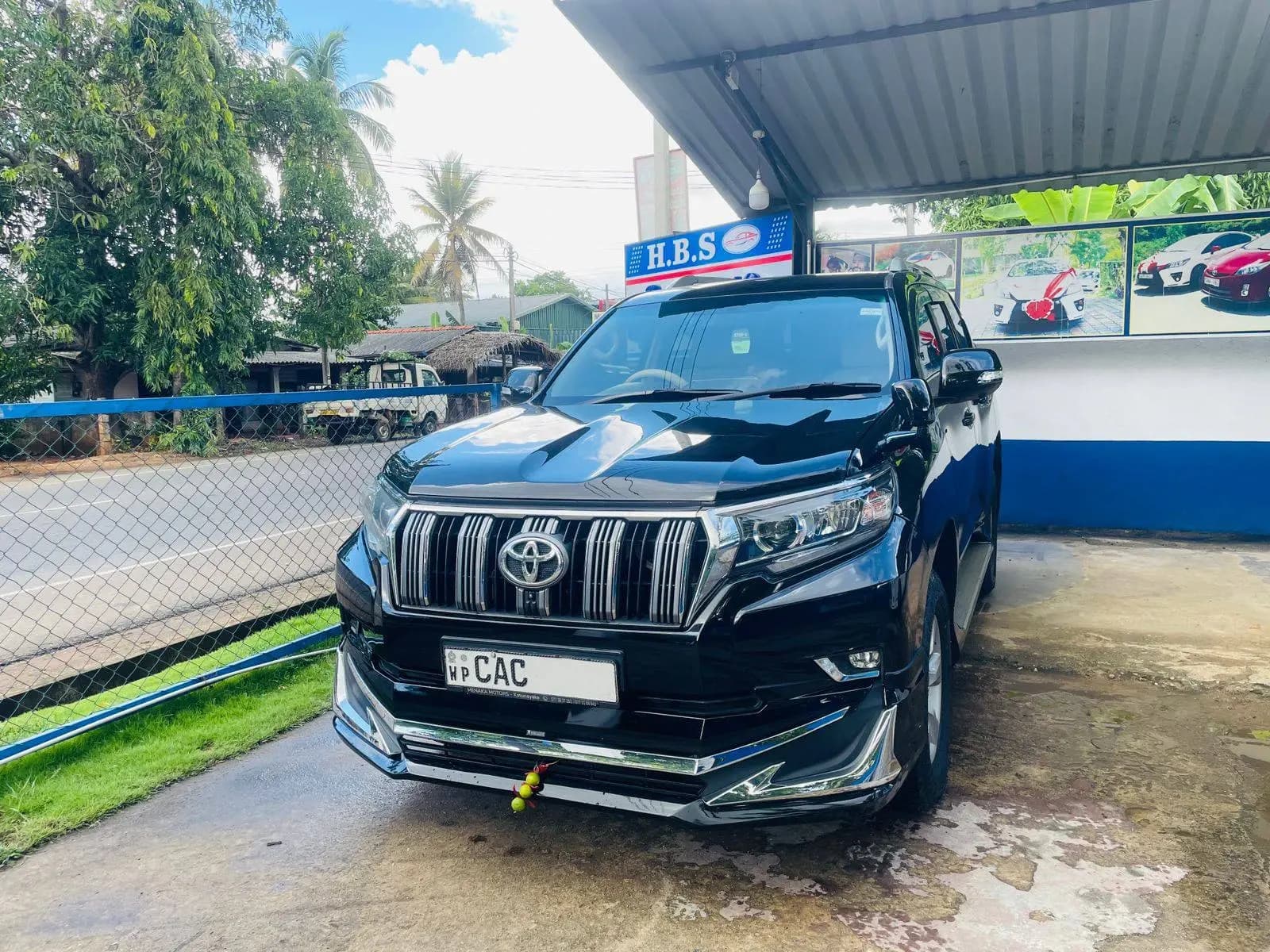 VIP and luxury car hire in Sri Lanka